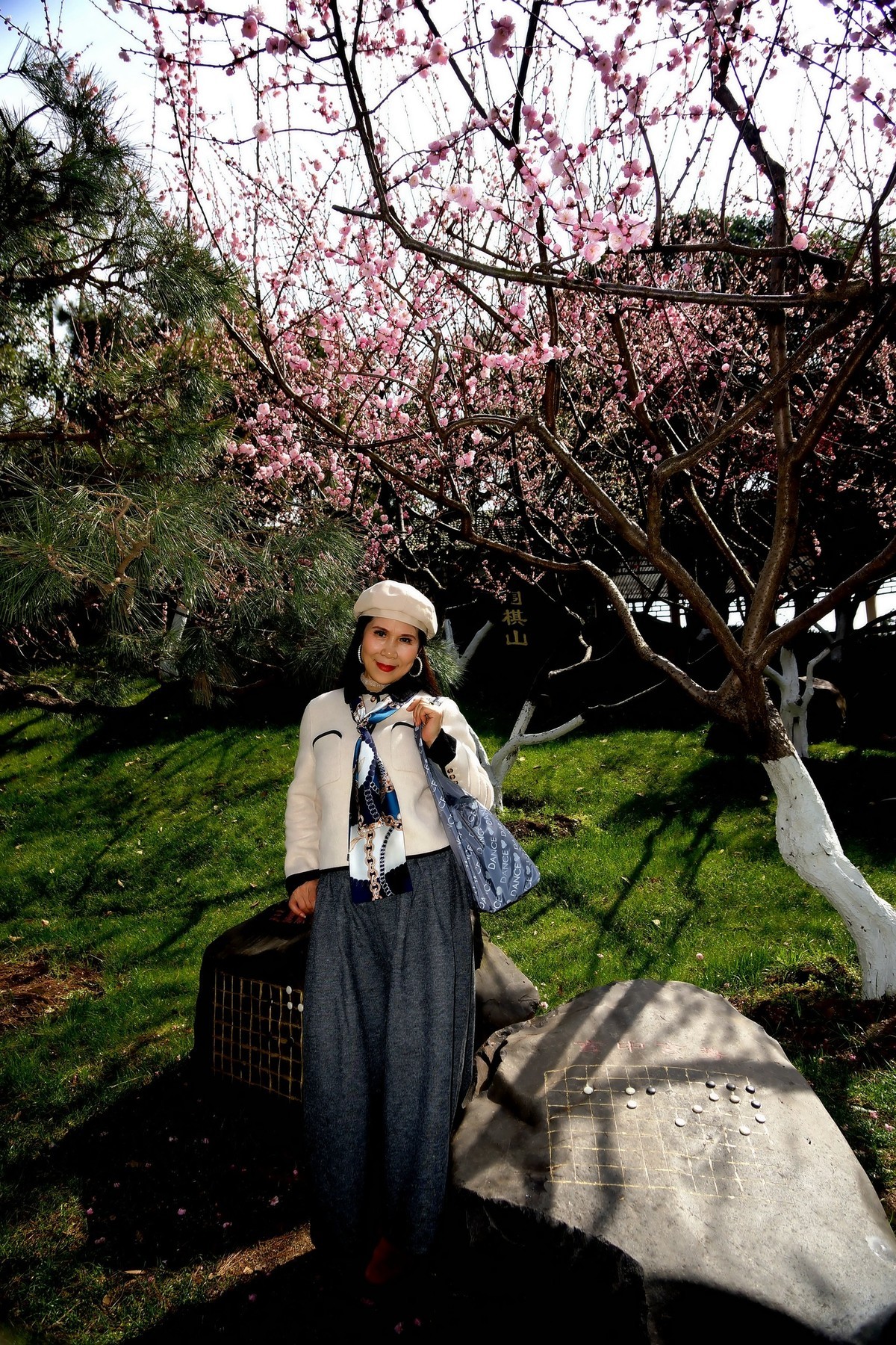 环境人像---东湖春游中的美女！