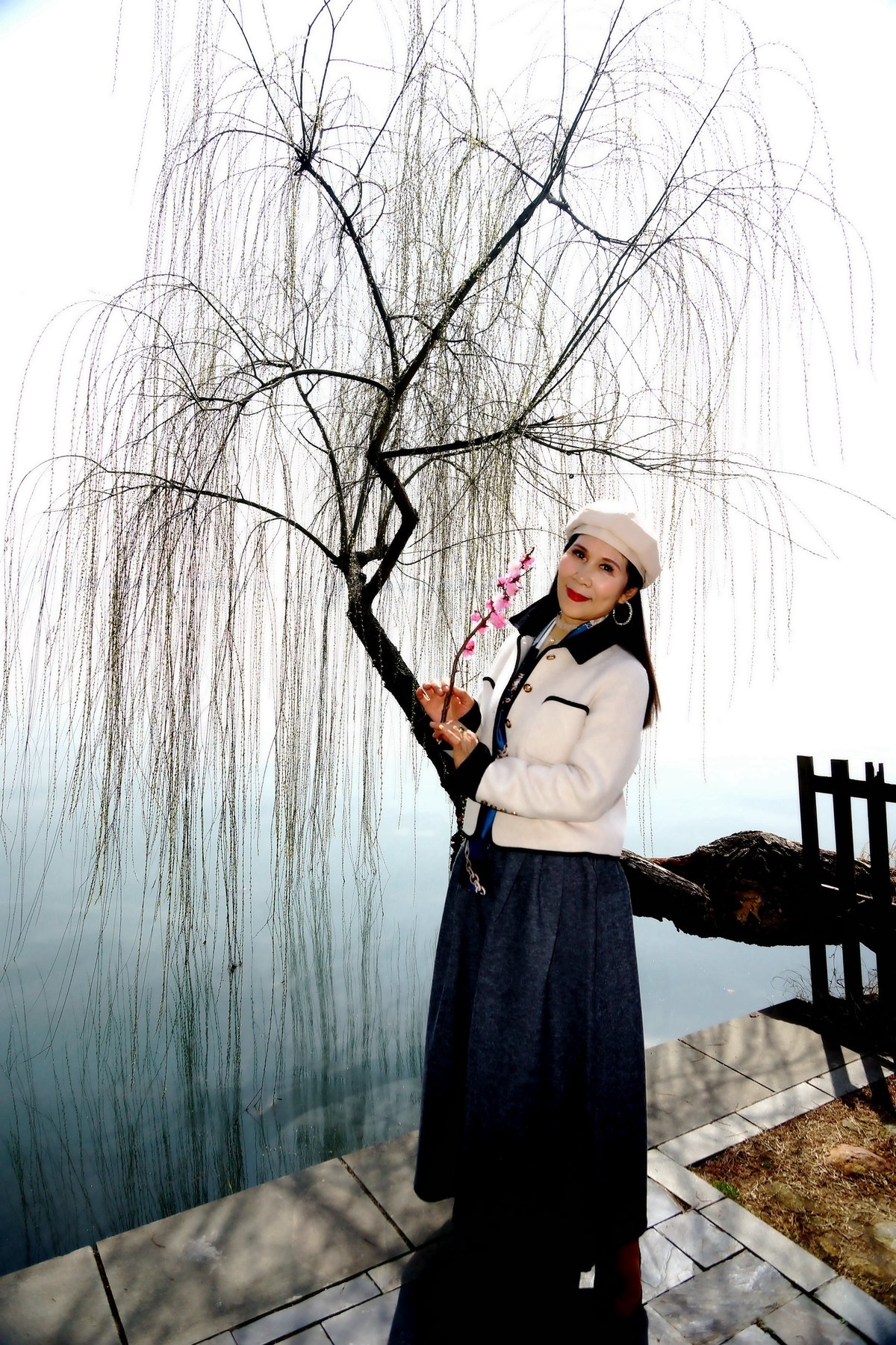 环境人像---东湖春游中的美女！