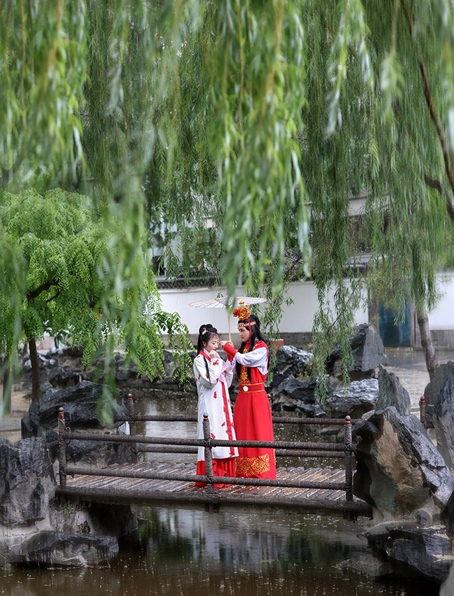 走进大观园致敬精典