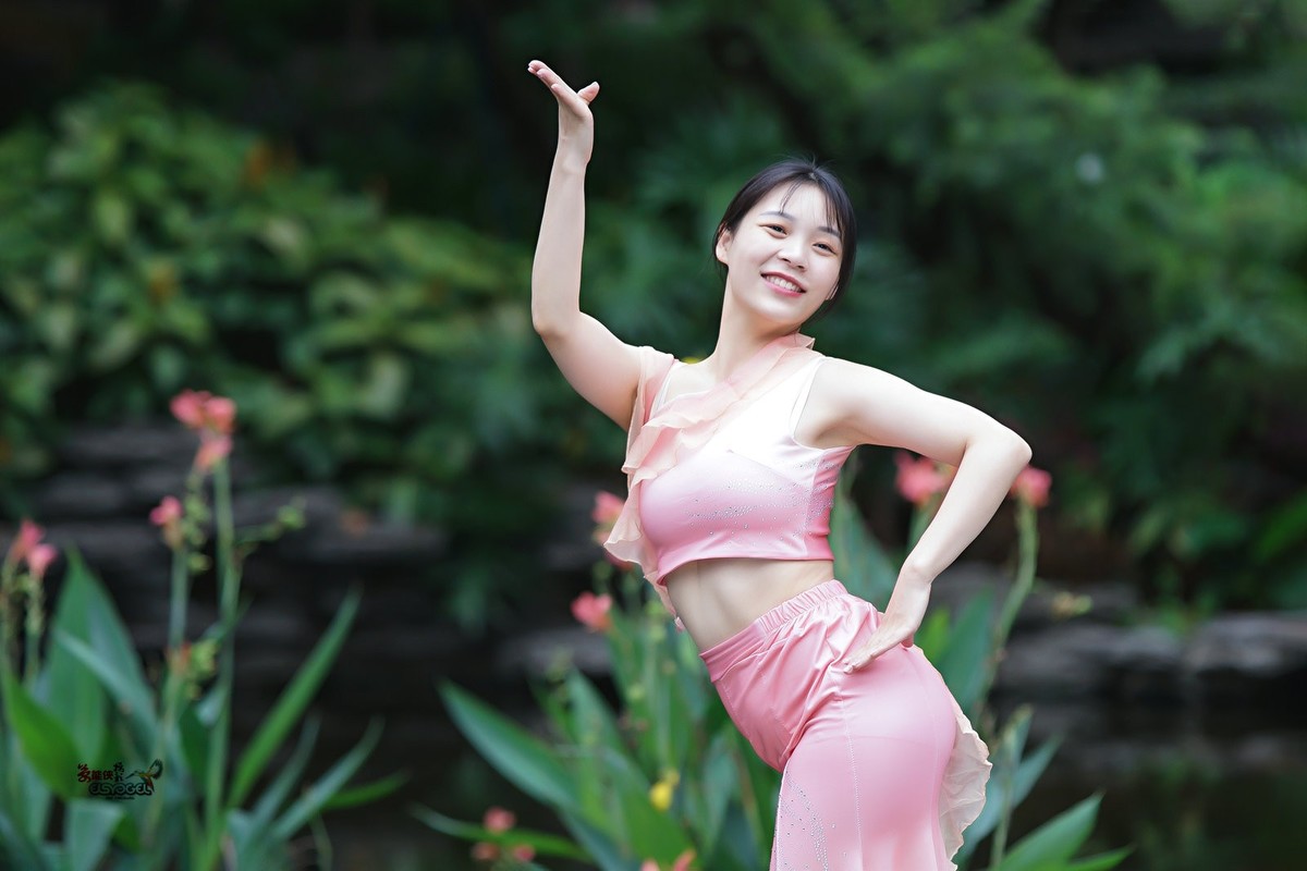 【夏日傣族舞女】---佳佳