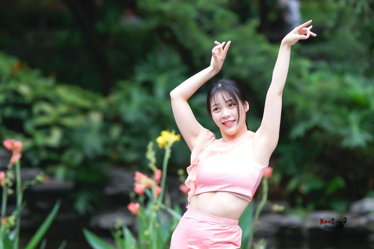 【夏日傣族舞女】---佳佳