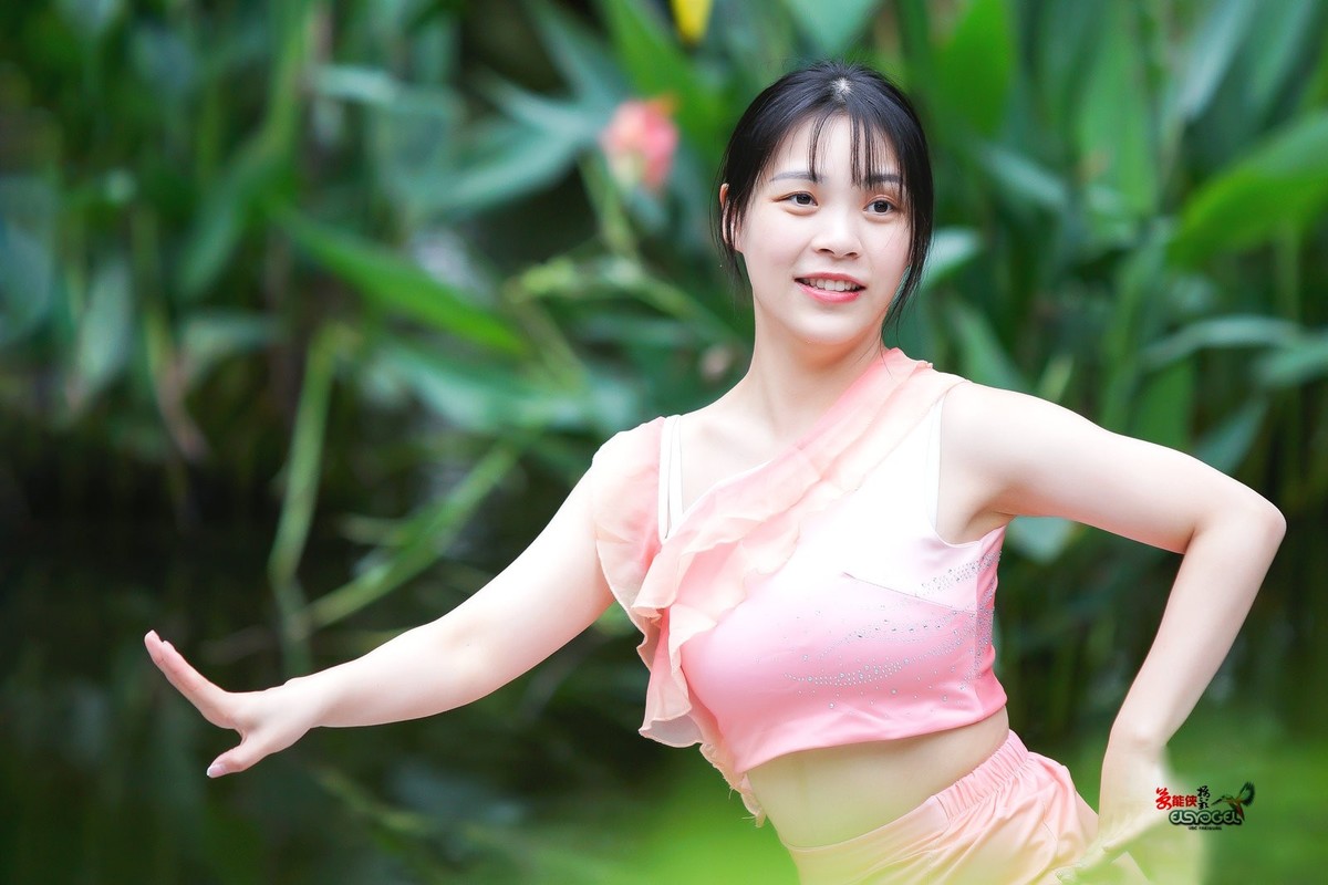 【夏日傣族舞女】---佳佳