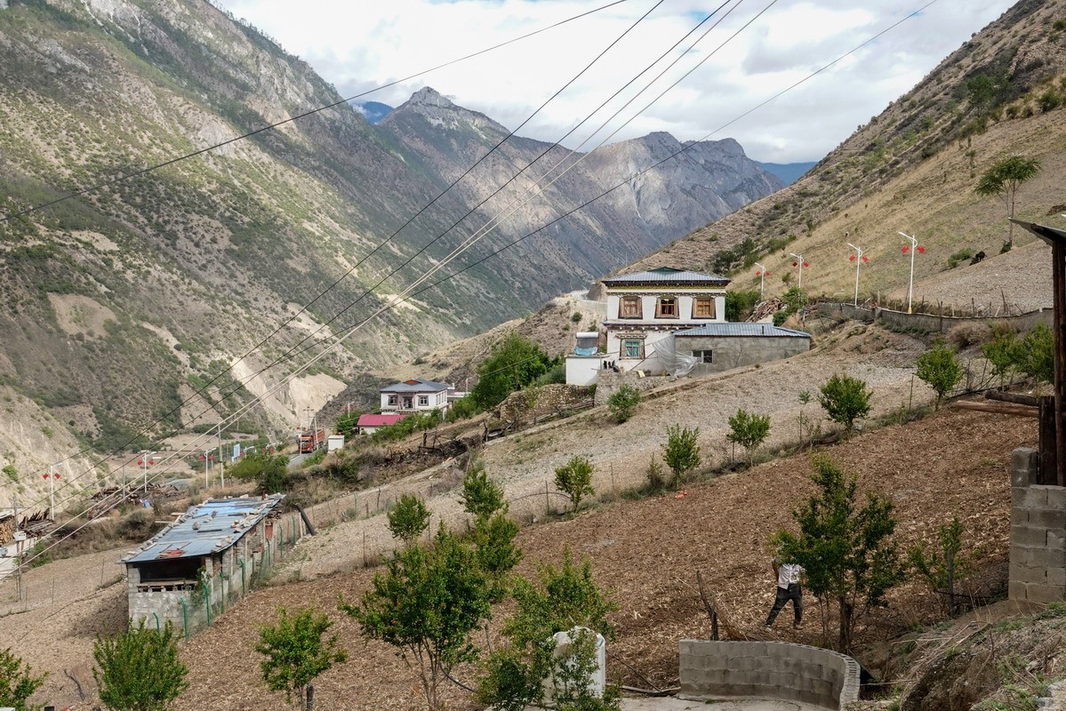 西行散记——走近阿丙村