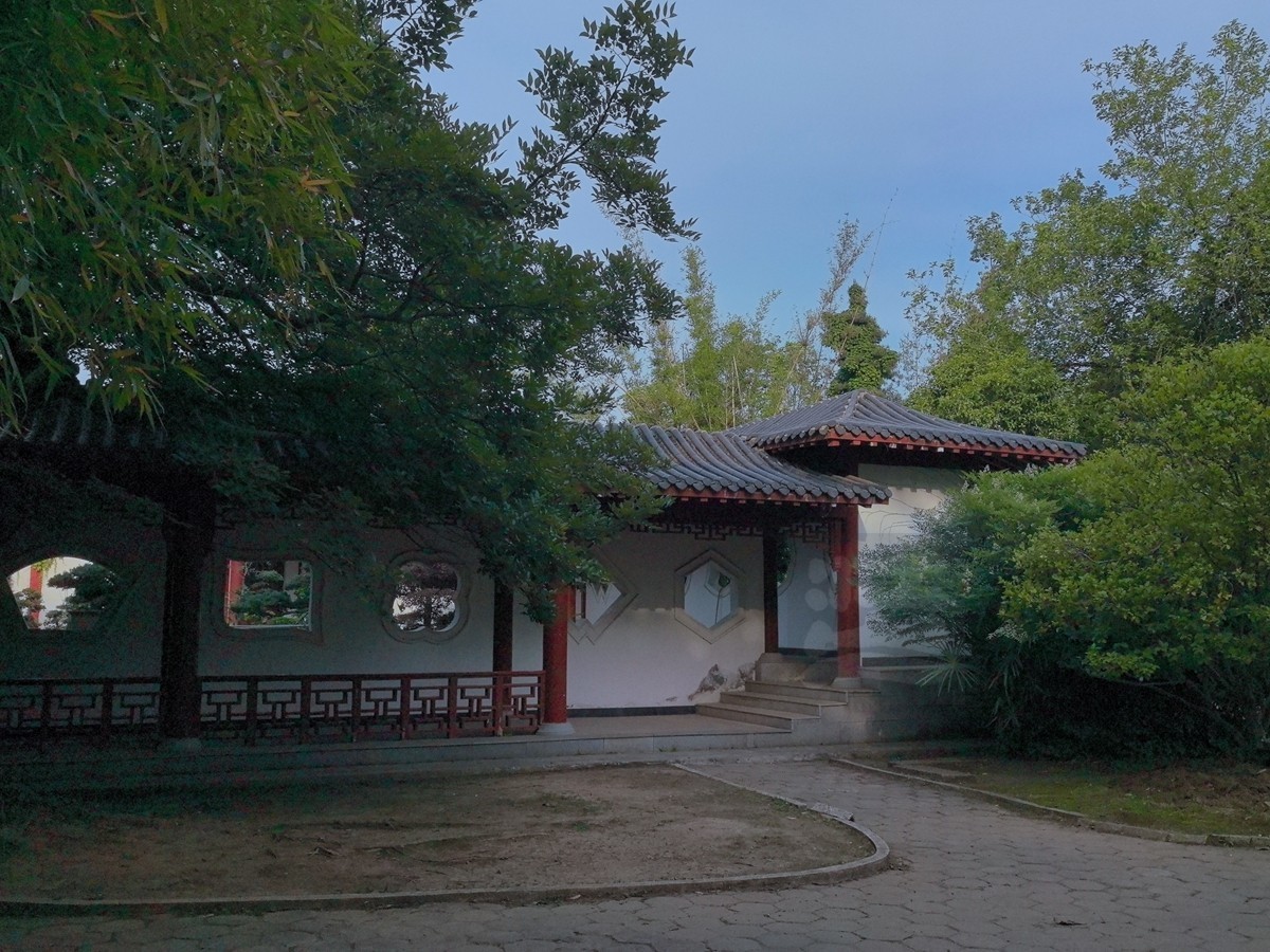 回廊春光3*磨山盆景园——武汉随笔