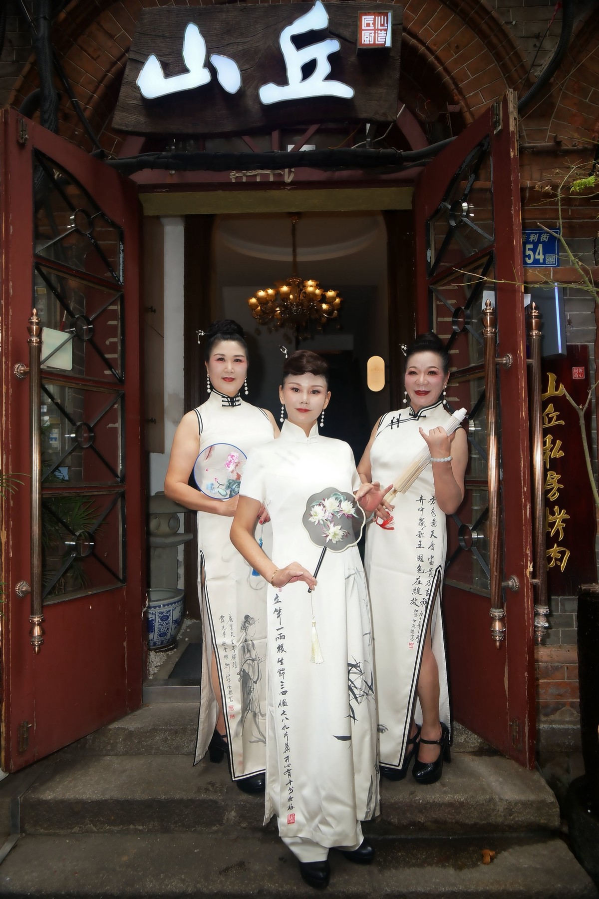 汉口里弄的美女！