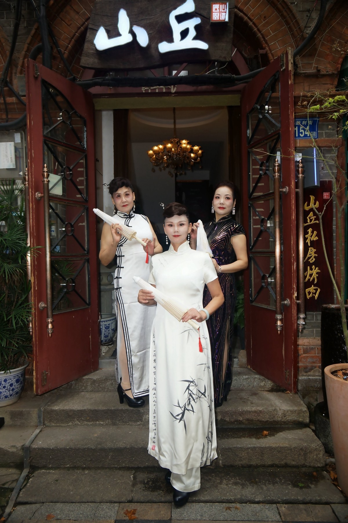 汉口里弄的美女！