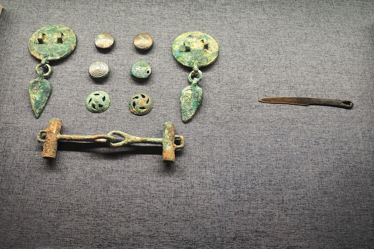 《长城两边是故乡—冀蒙古代文物精品展》上