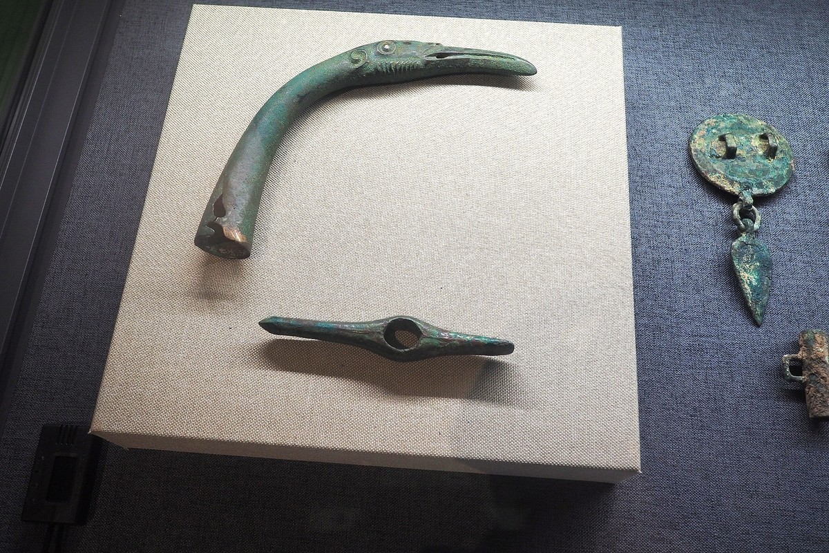 《长城两边是故乡—冀蒙古代文物精品展》上