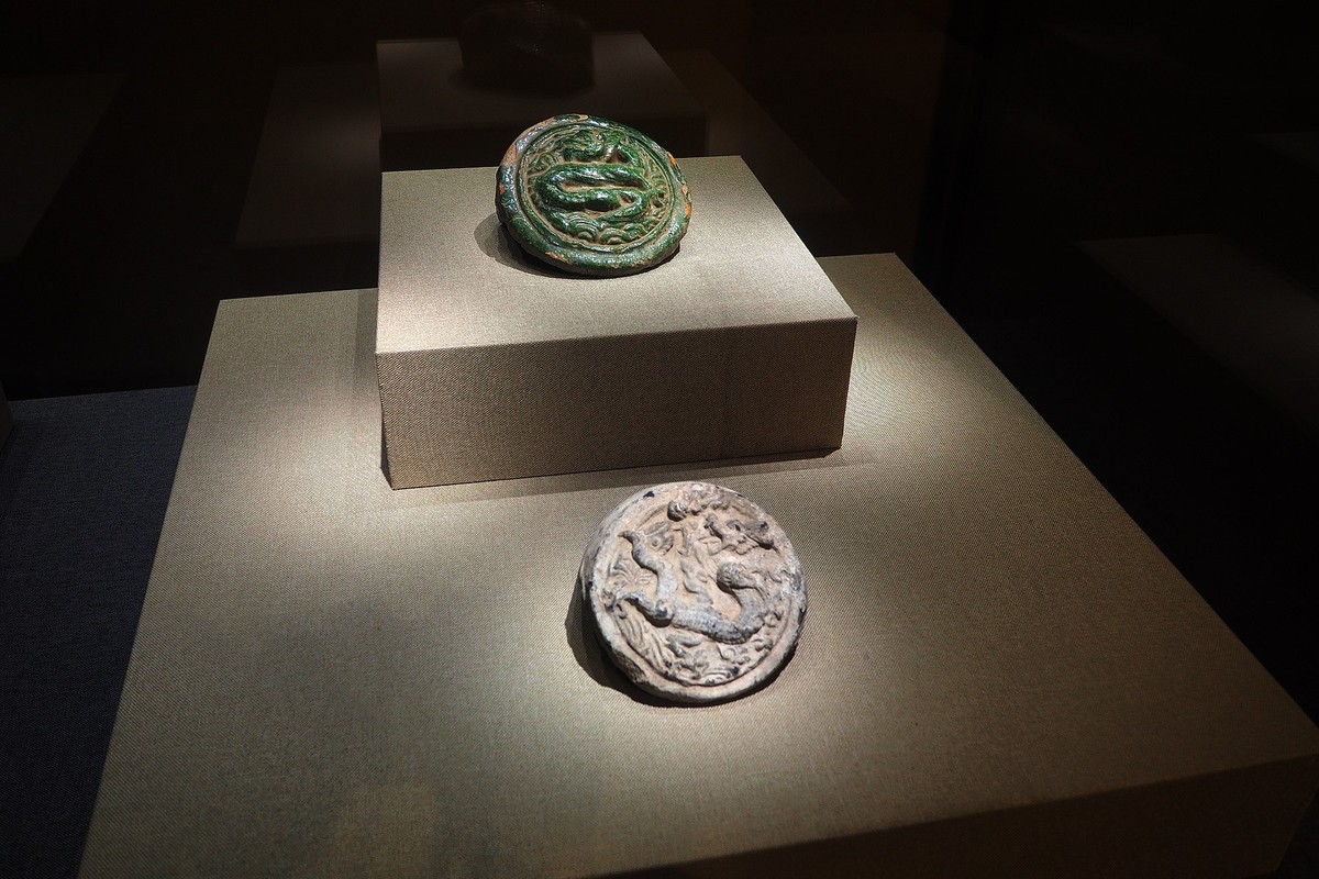 《长城两边是故乡—冀蒙古代文物精品展》上