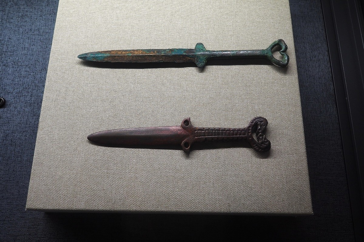 《长城两边是故乡—冀蒙古代文物精品展》上