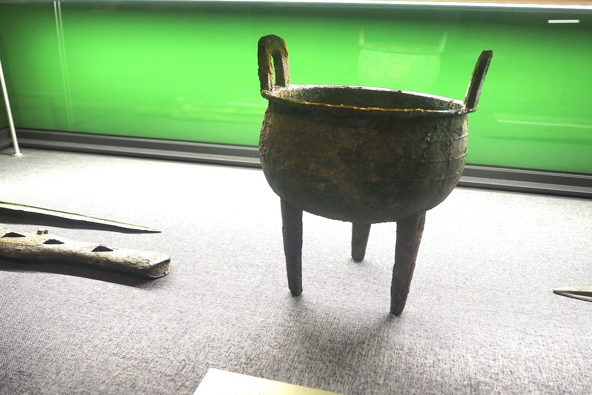 《长城两边是故乡—冀蒙古代文物精品展》上