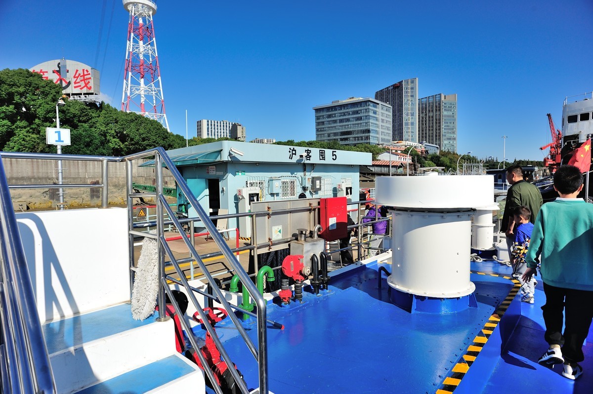 长兴--水路-->吴淞（宝山）--公路-->长兴