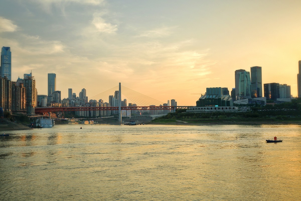 傍晚时分（朝天门两江汇）