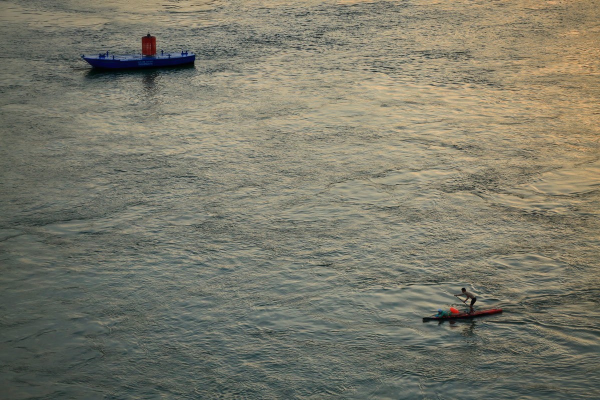 傍晚时分（朝天门两江汇）