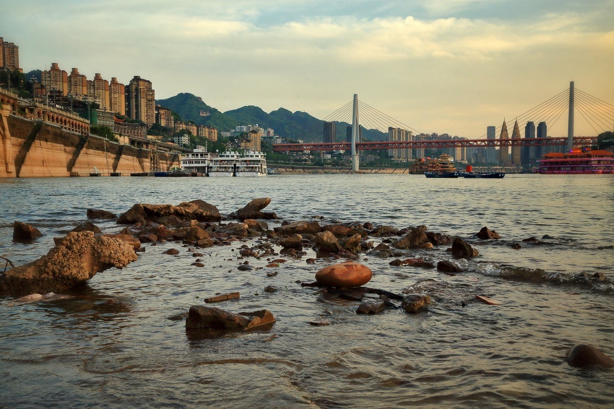 傍晚时分（朝天门两江汇）