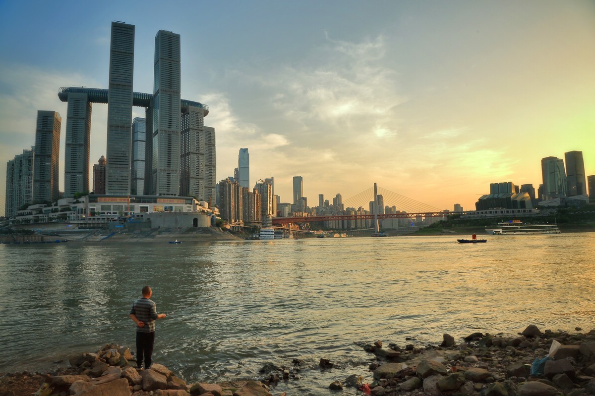 傍晚时分（朝天门两江汇）