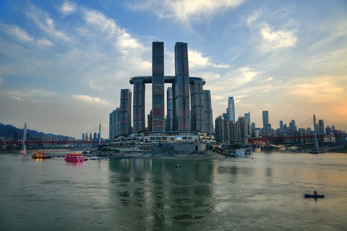 傍晚时分（朝天门两江汇）