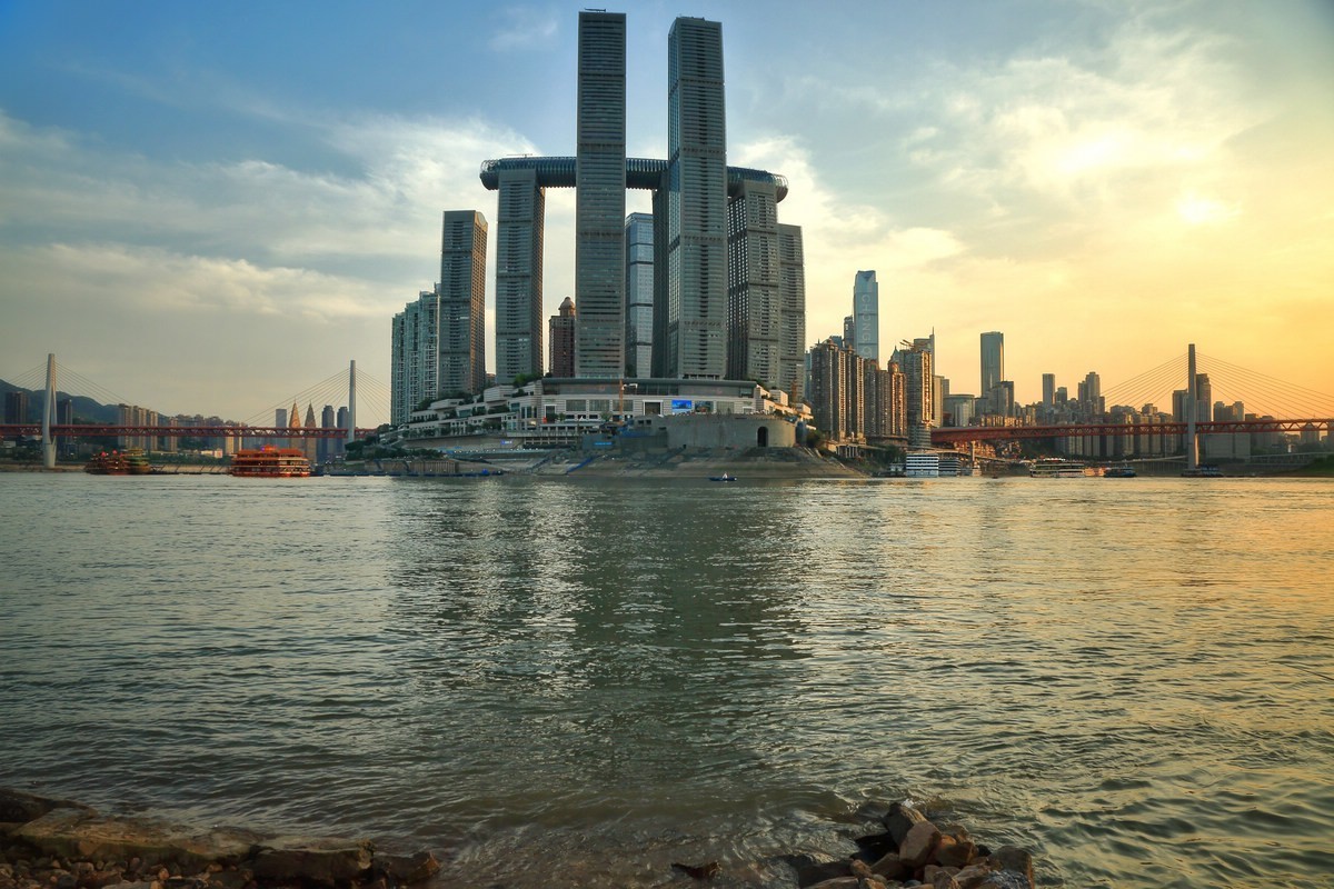 傍晚时分（朝天门两江汇）