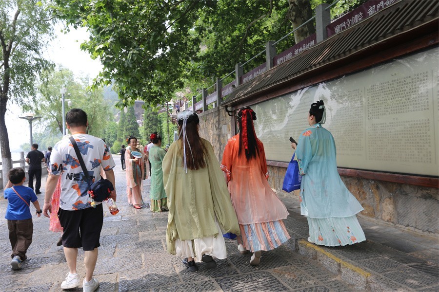 5.19.洛阳龙门石窟景区的印象