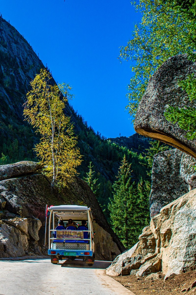 新疆旅游沿途风光风景记实抓拍   ＜ 可可托海大峡谷＞   续