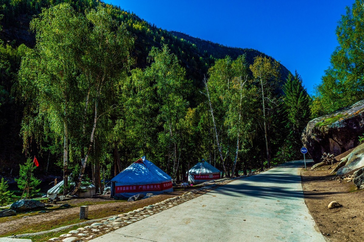 新疆旅游沿途风光风景记实抓拍   ＜ 可可托海大峡谷＞   续