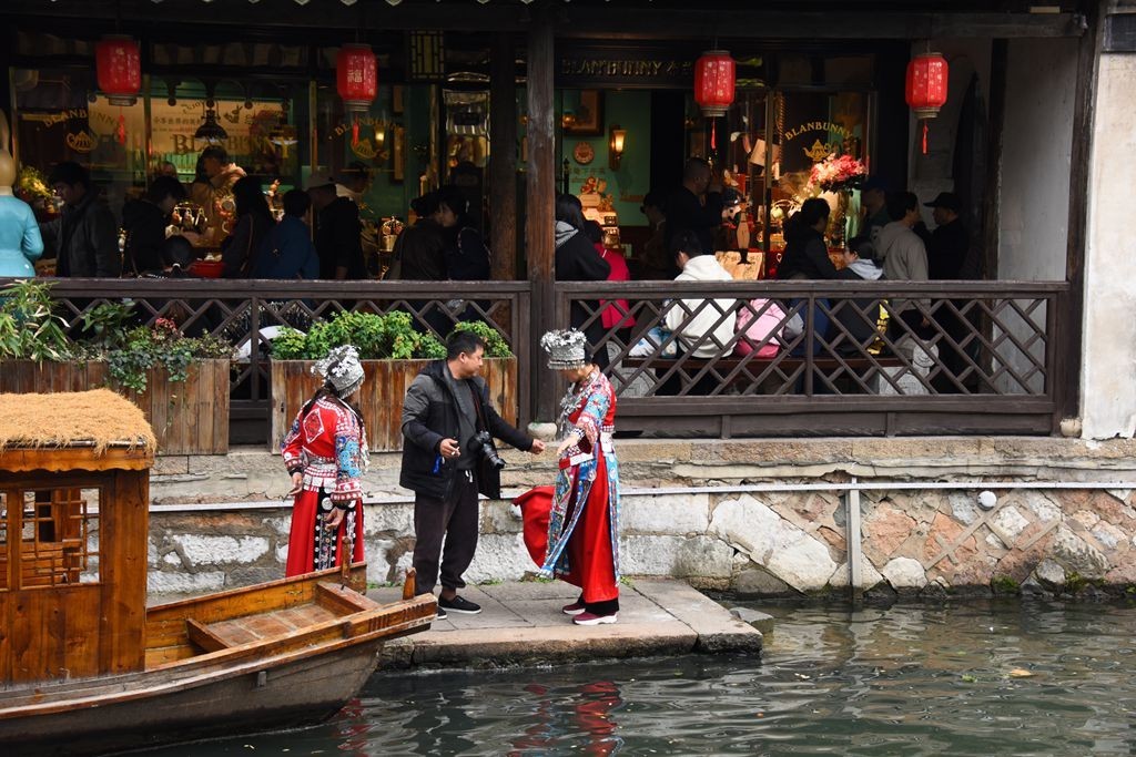 小桥云影话清闲