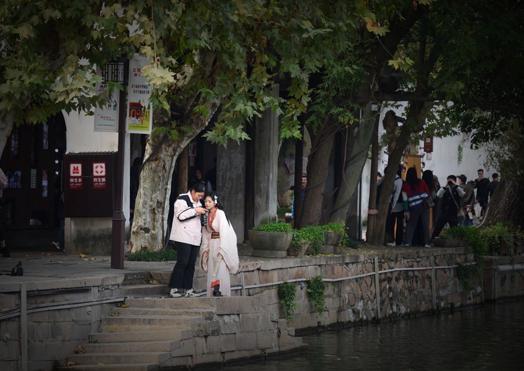 小桥云影话清闲