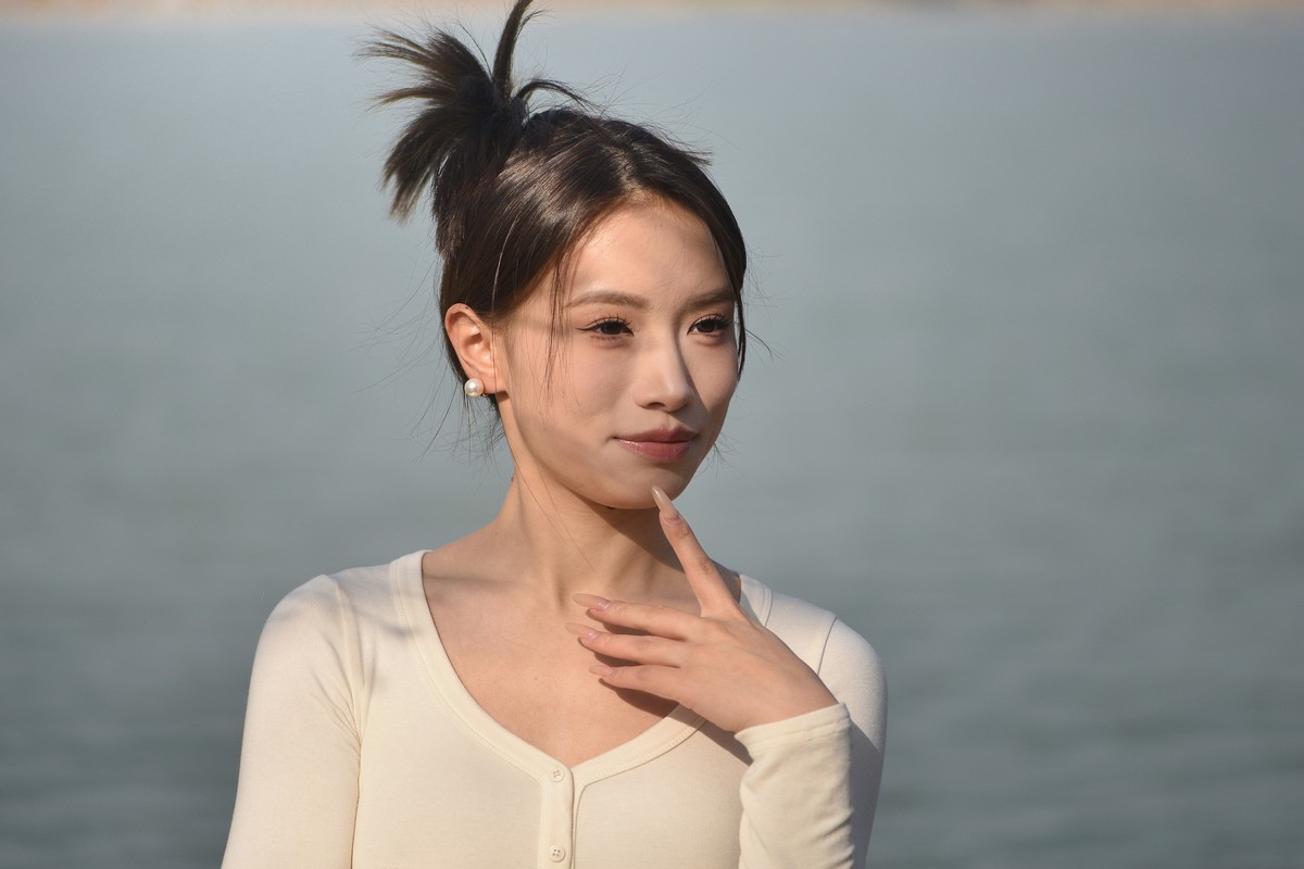 后湖少女，青春靓丽