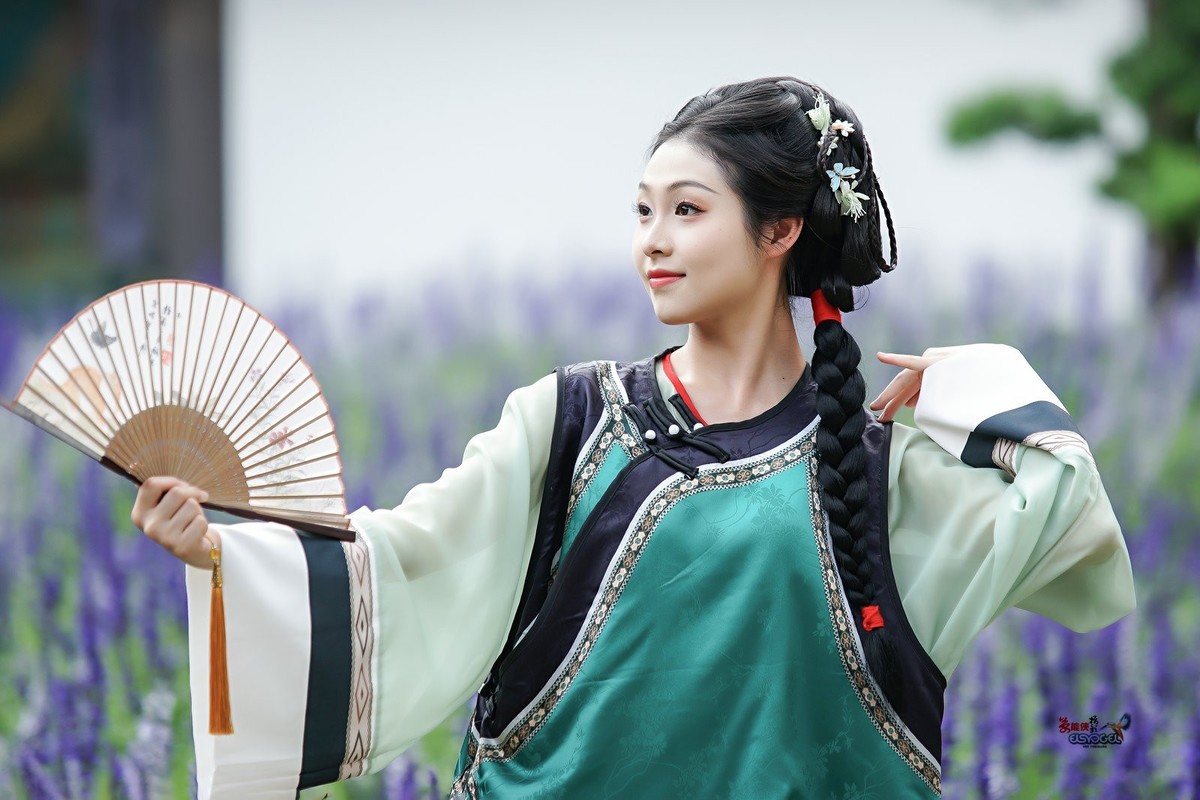 【可爱清汉少女】---噗噗