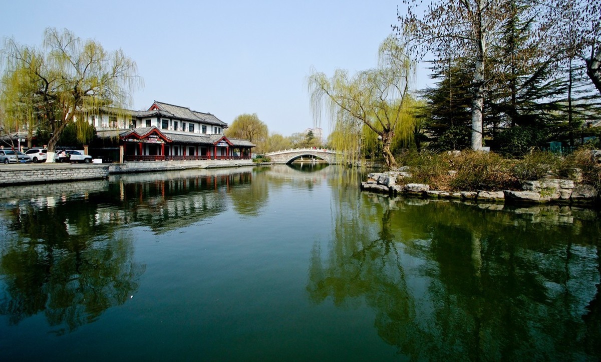 早春二月——明湖春水赛江南