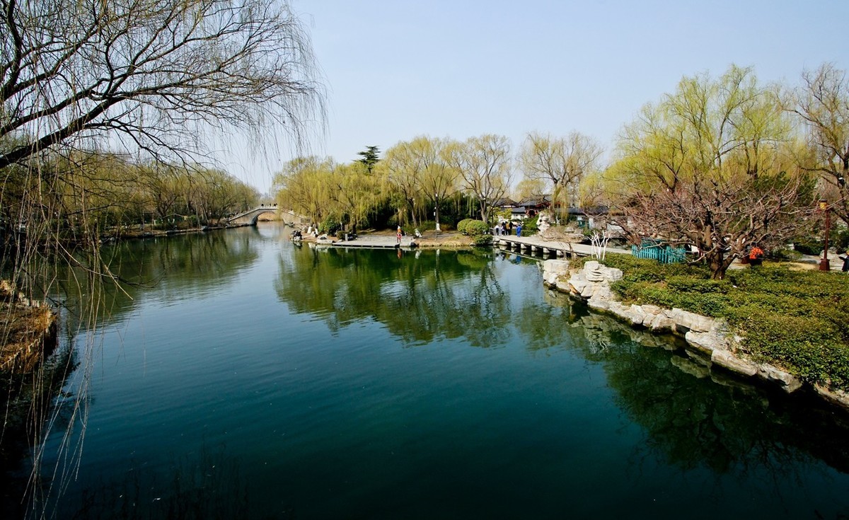 早春二月——明湖春水赛江南