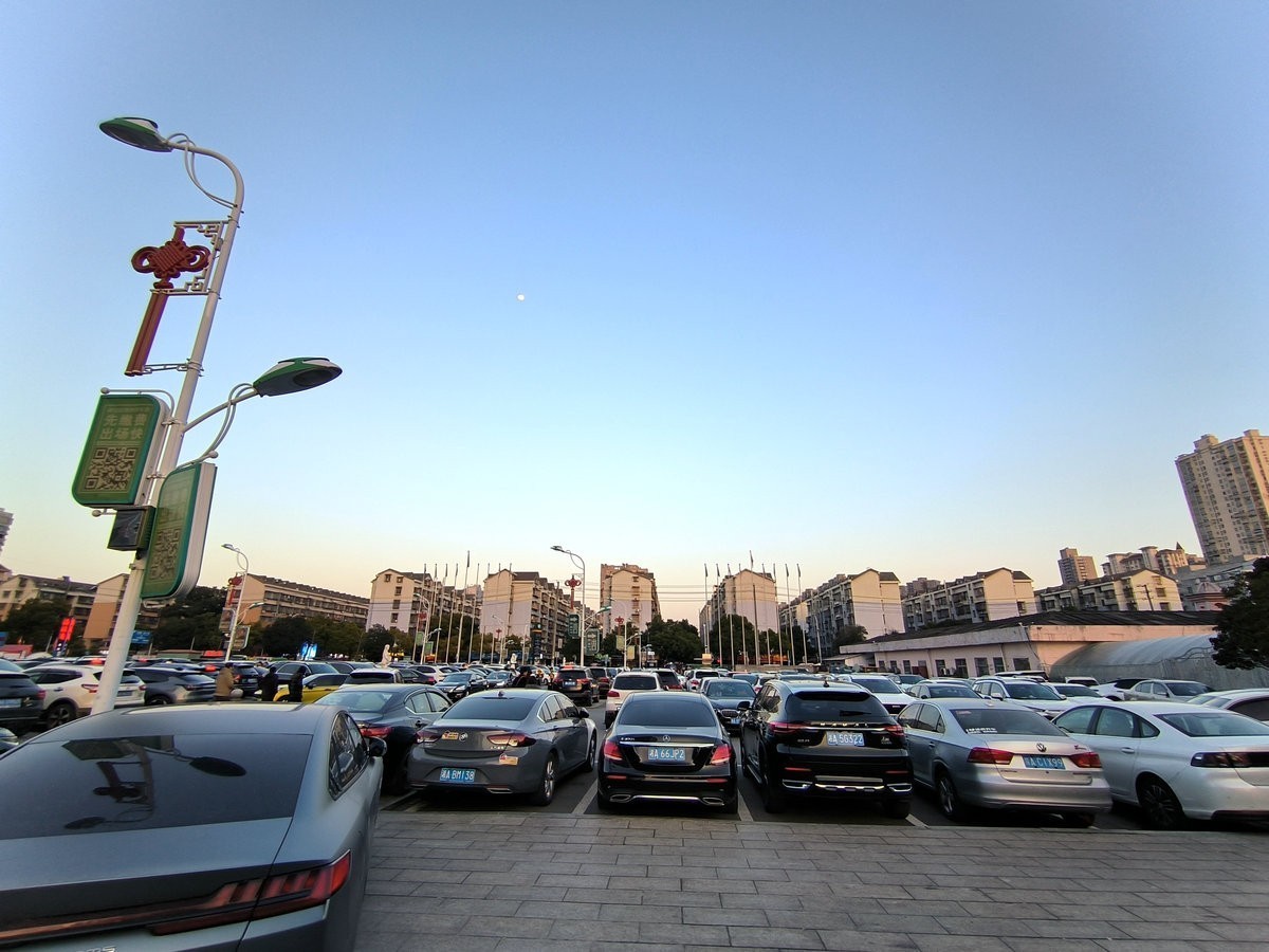 漫步星城 走街串巷（638）那就是万家丽