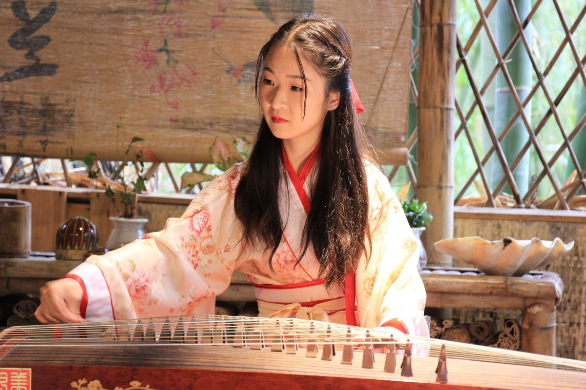 花都拍才女。。。。。。。。。