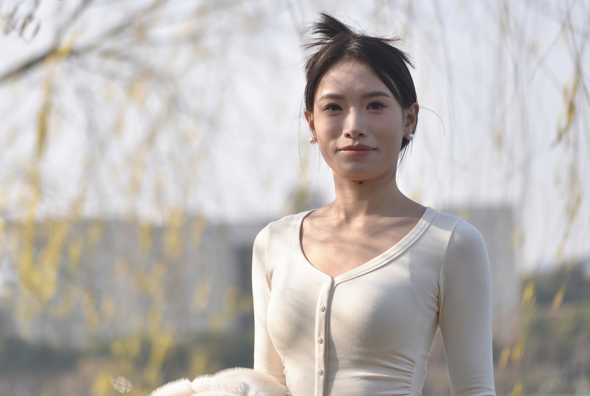 后湖少女，青春靓丽