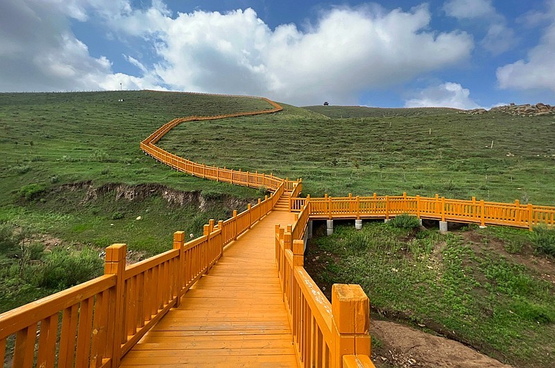 《不老松：纪实摄影》手机片：06张家口康保正山湾景！