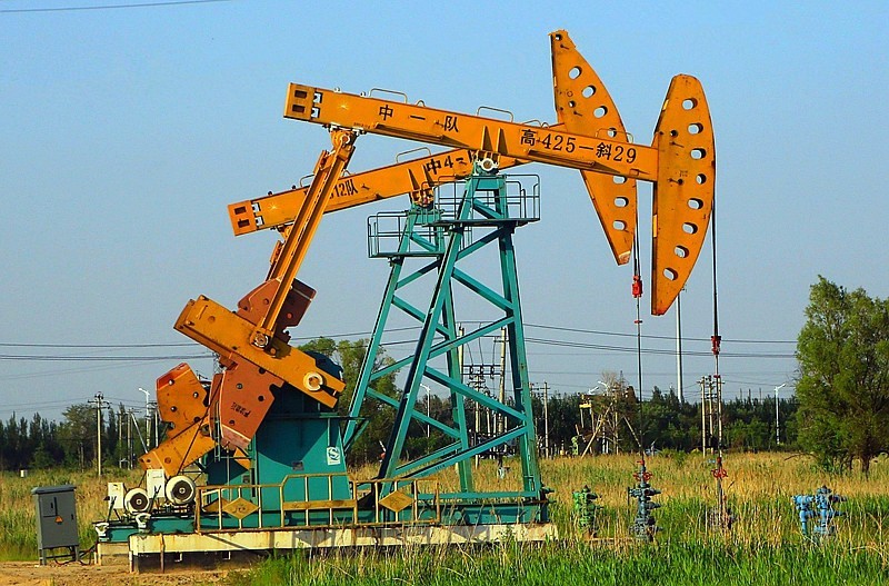 《不老松：纪实摄影》驰骋呼伦贝尔之5：大庆郊区的抽油机（磕头机）