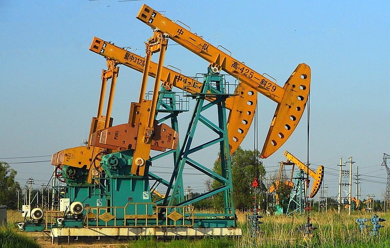 《不老松：纪实摄影》驰骋呼伦贝尔之5：大庆郊区的抽油机（磕头机）