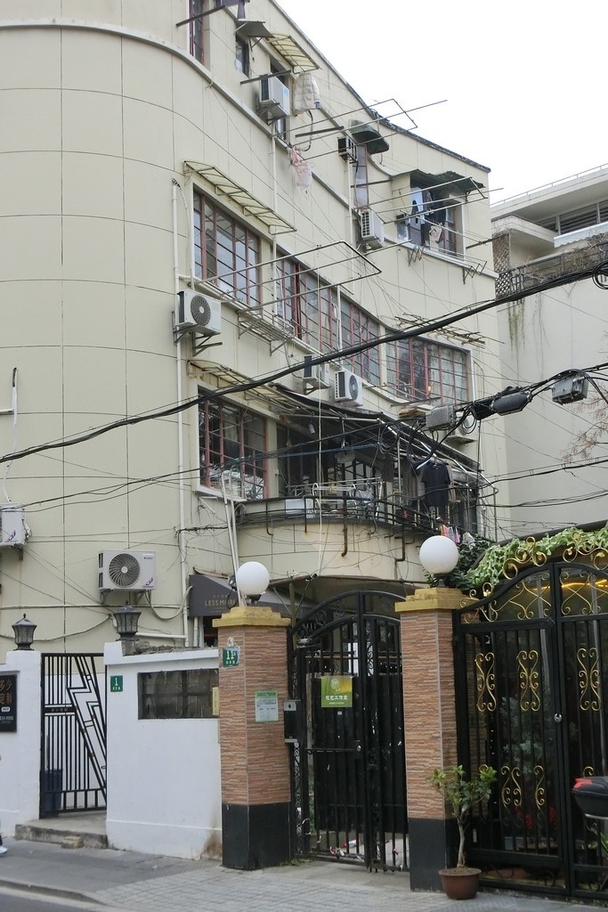 梧桐区的小马路 ------ 3