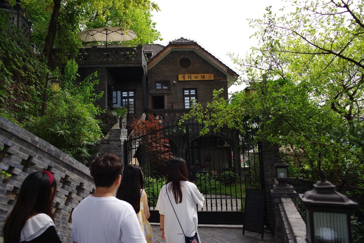 节日的米市文化街