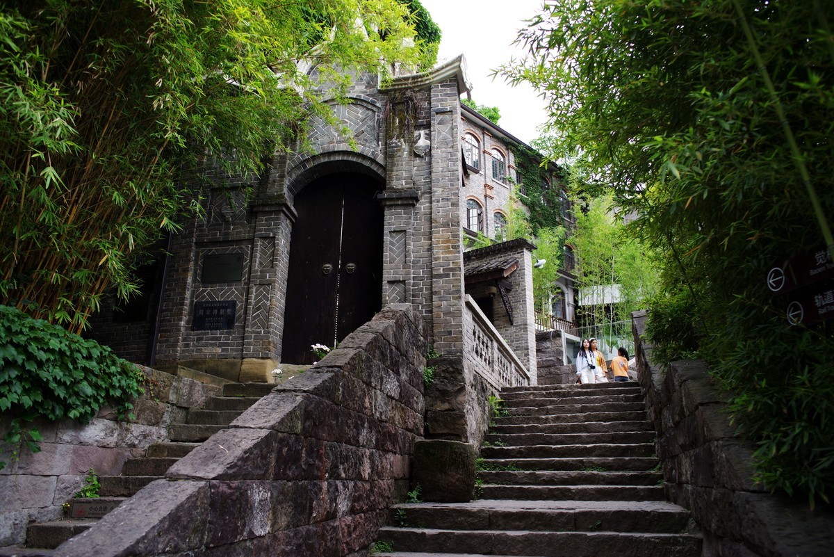 节日的米市文化街