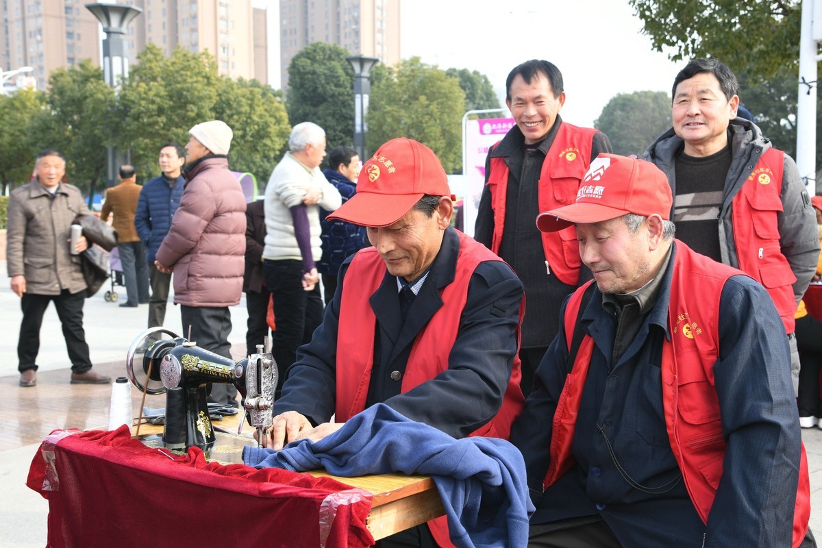 雷锋精神永存/3.5学雷锋纪念日