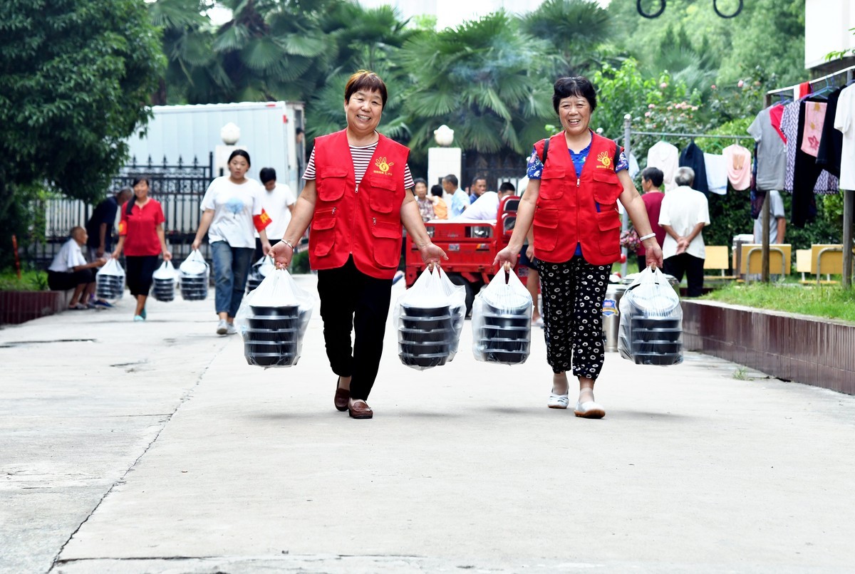 雷锋精神永存/3.5学雷锋纪念日