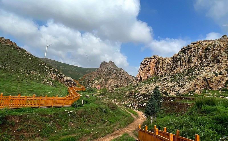 《不老松：纪实摄影》手机片：06张家口康保正山湾景！