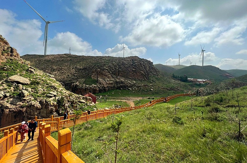 《不老松：纪实摄影》手机片：06张家口康保正山湾景！