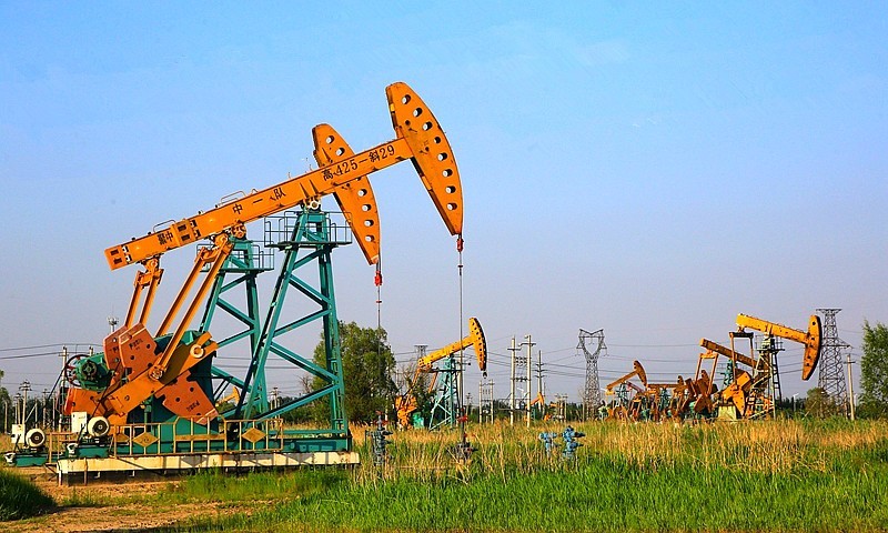 《不老松：纪实摄影》驰骋呼伦贝尔之5：大庆郊区的抽油机（磕头机）