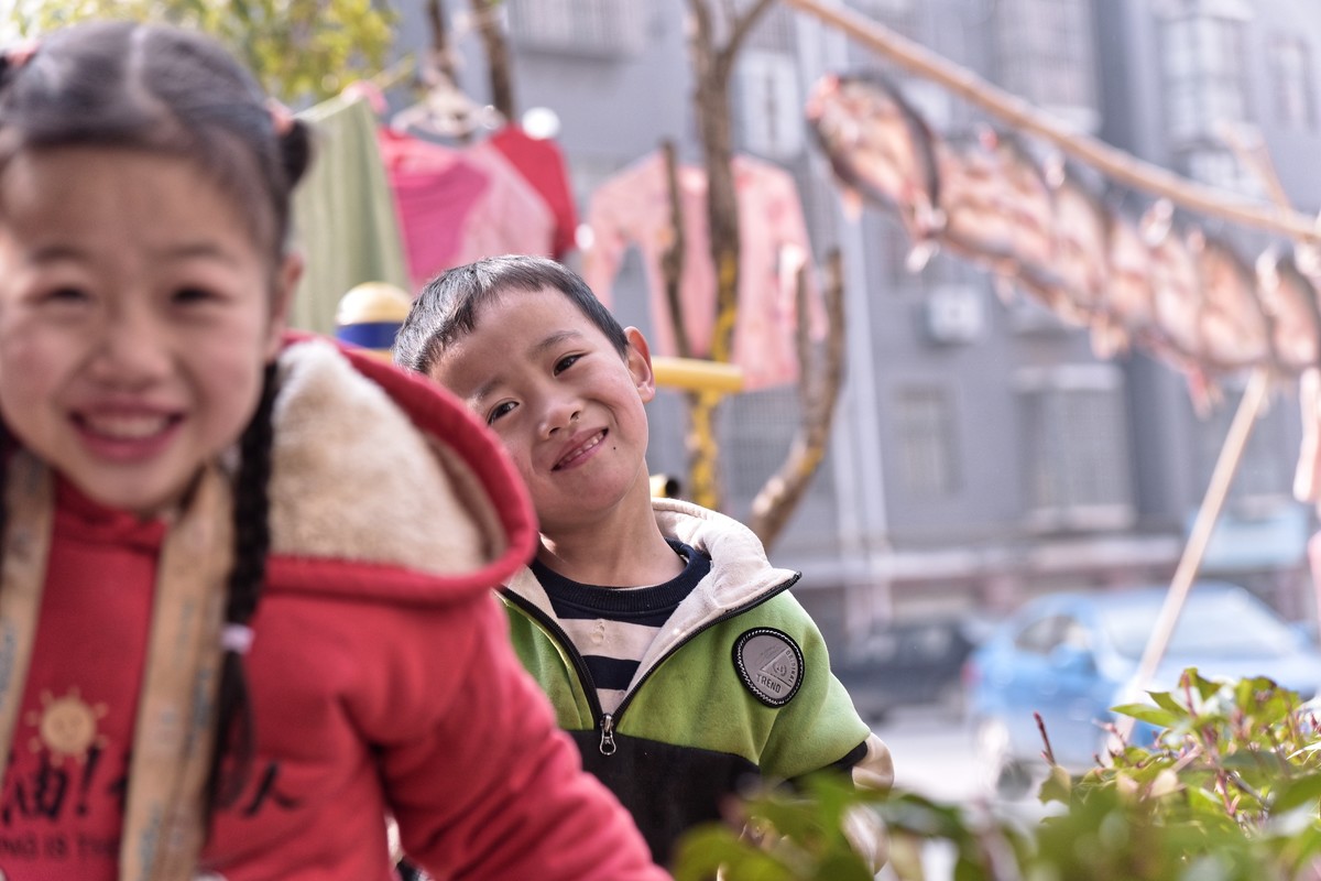 冬天和老奶奶一起晒太阳