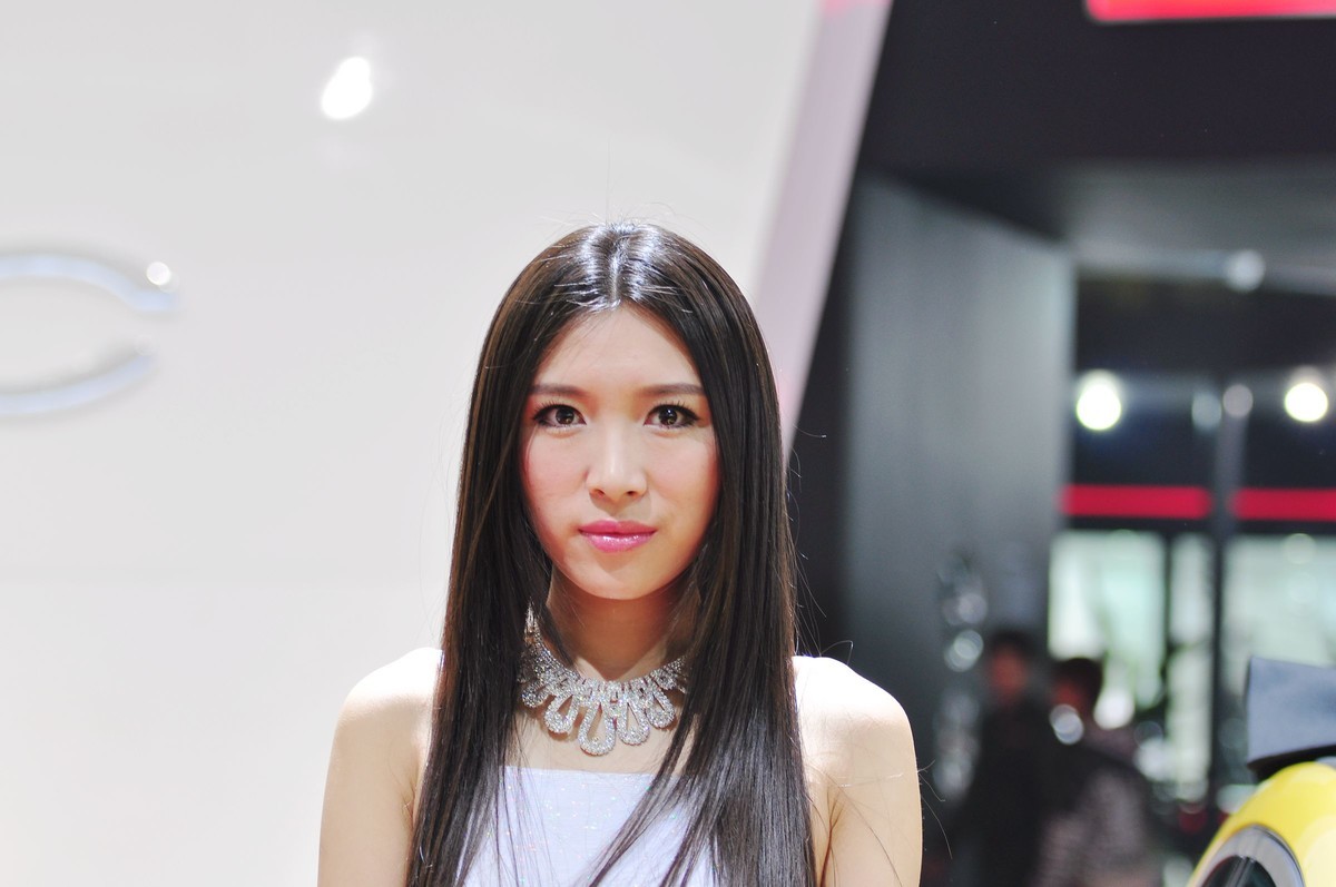 一组十年前D90 70-200 2.8 原片直出上海车展模特杂拍十