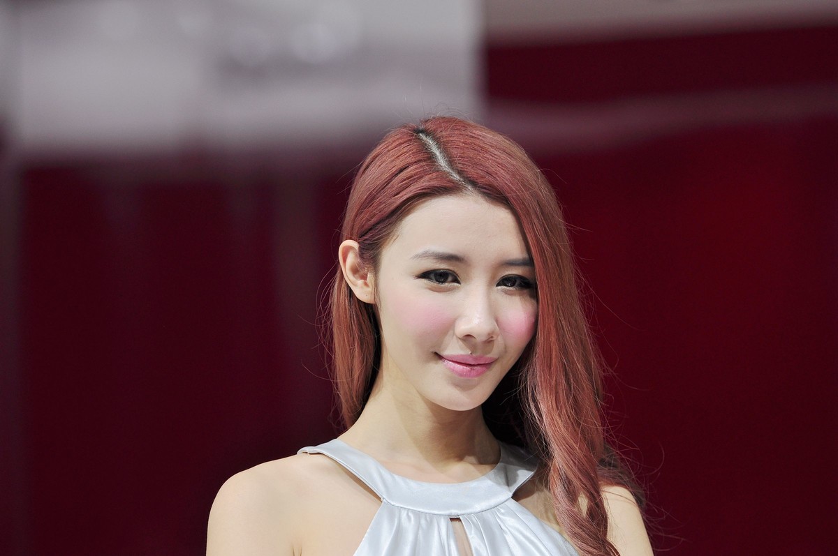 一组十年前D90 70-200 2.8 原片直出上海车展模特杂拍十