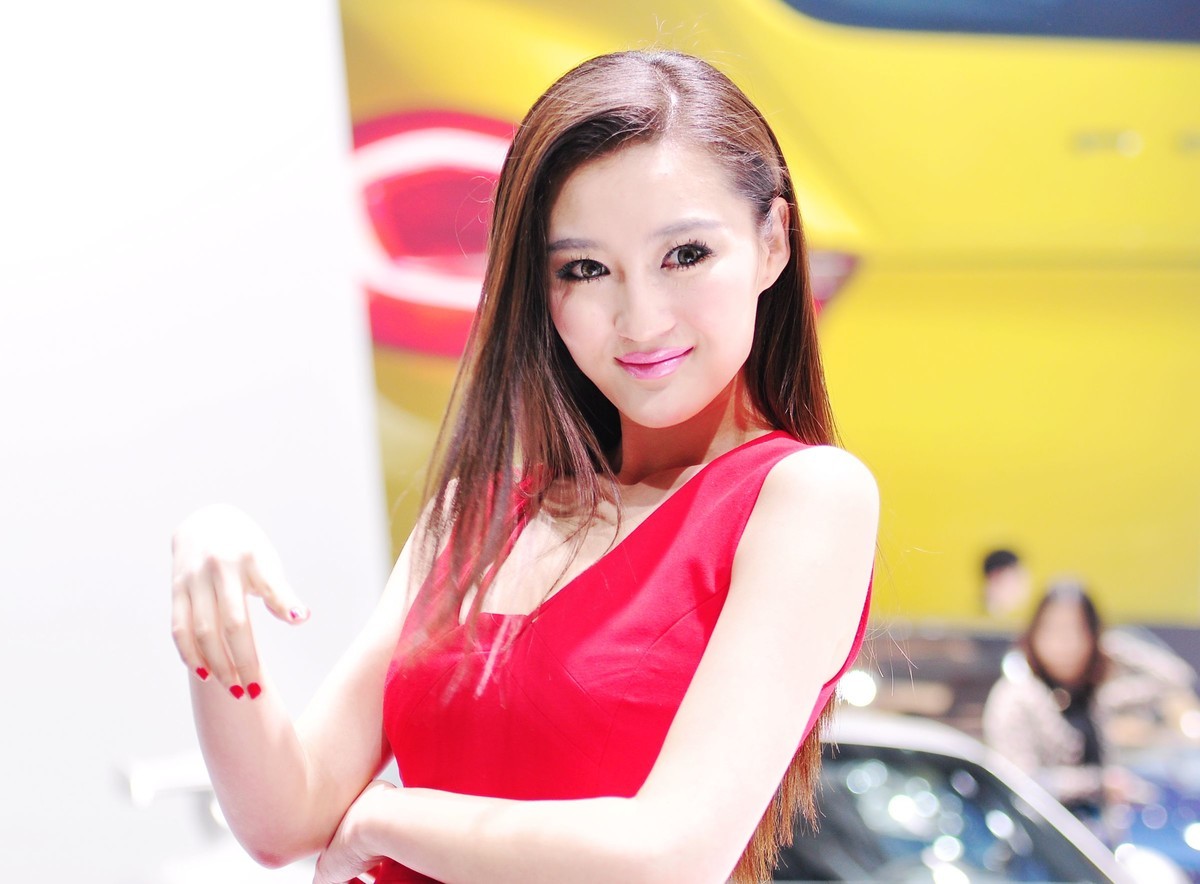 一组十年前D90 70-200 2.8 原片直出上海车展模特杂拍十