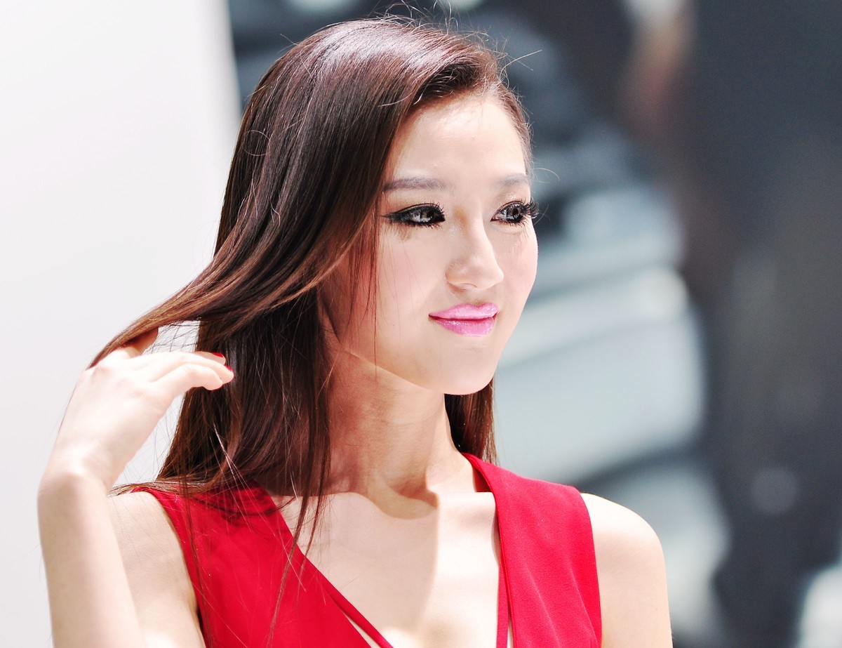 一组十年前D90 70-200 2.8 原片直出上海车展模特杂拍十